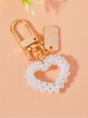 🌺 New Gold Clip Heart Pearl Keychain - White Pearl Charm